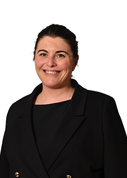 Headshot of Chloe Kourakis